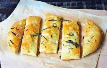 gusto garlic and rosemary flatbread
