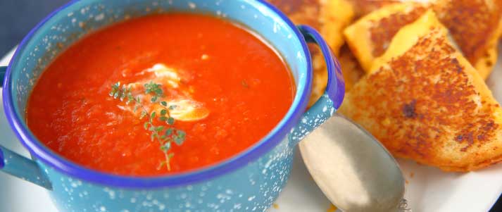 Tomato soup with toast